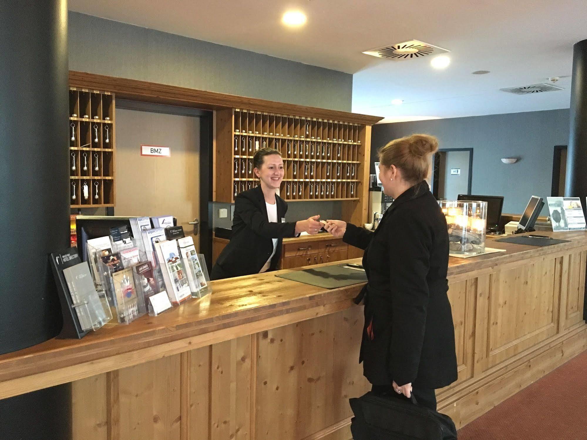 Hotel Hamburg-Wittenburg Van Der Valk ภายนอก รูปภาพ